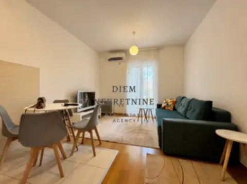 Izdavanje, garsonjera, 26m², Blok 6, Podgorica