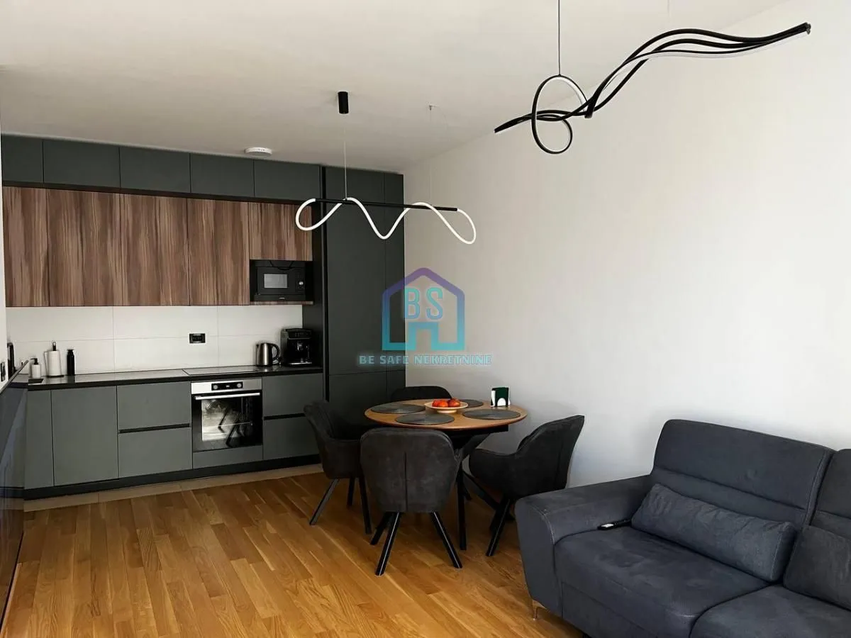 Prodaja, trosoban stan, 67m², Sajmište, Novi Sad