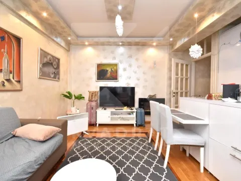 Izdavanje, dvosoban stan, 56m², Blok 6, Podgorica - image 2