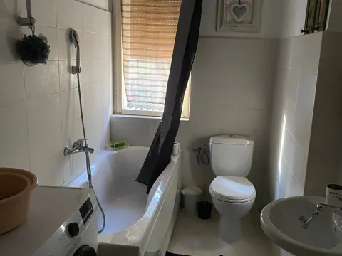 Izdavanje, jednosoban stan, 74m², Centar, Podgorica - image 5