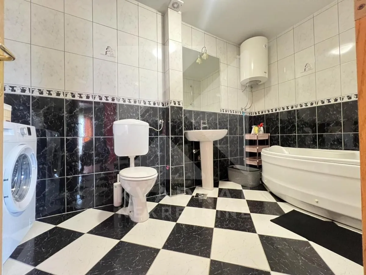 Izdavanje, dvosoban stan, 90m², Tološi, Podgorica