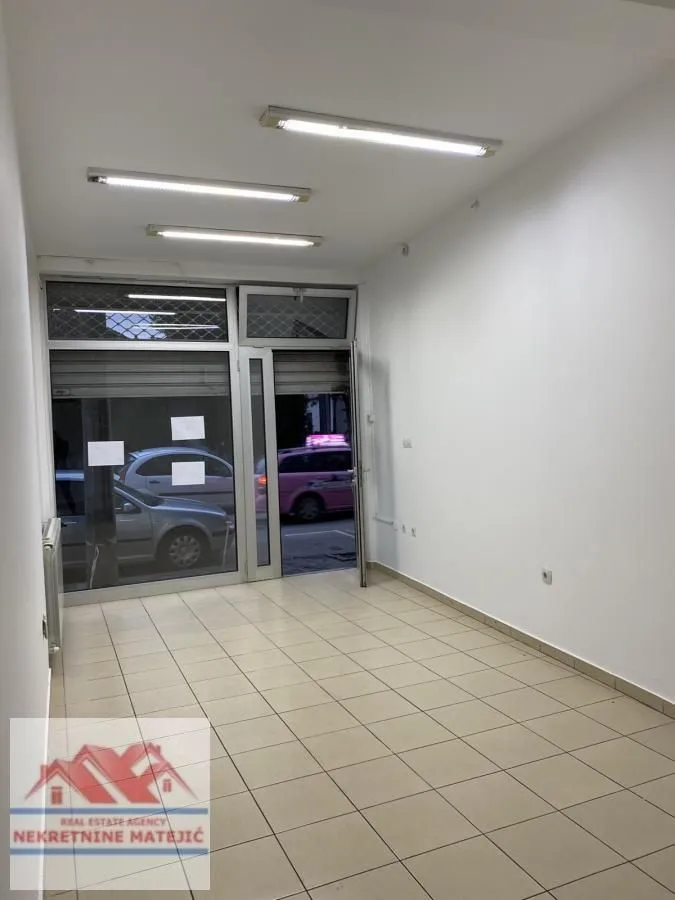 Prodaja, poslovni prostor, 21m², Centar, Kragujevac