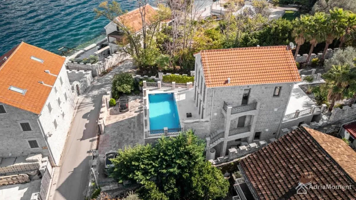 Sale, house, 351m², Stoliv, Kotor