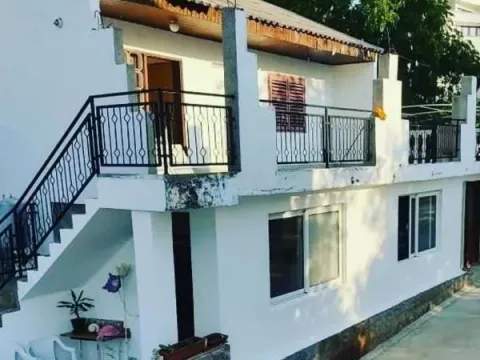 Prodaja, kuća, 200m², Dobre Vode, Bar