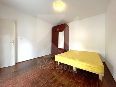 Izdavanje, jednosoban stan, 50m², Tološka šuma, Podgorica - image 4