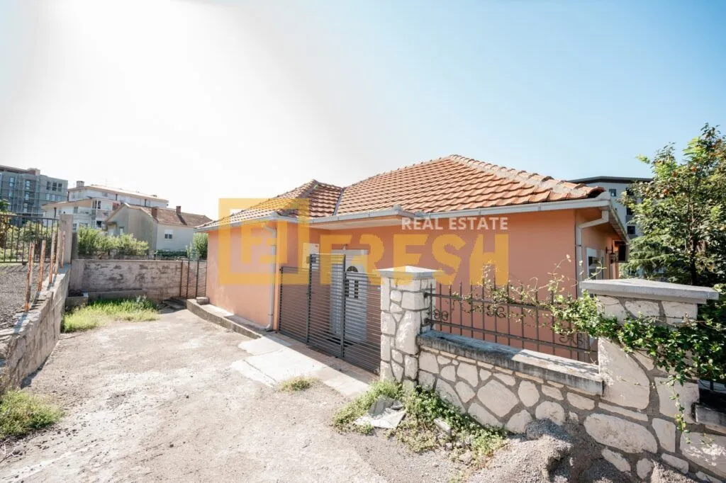 Izdavanje, kuća, 80m², Centar, Podgorica