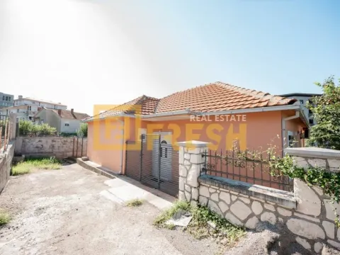 Izdavanje, kuća, 80m², Centar, Podgorica - image 1