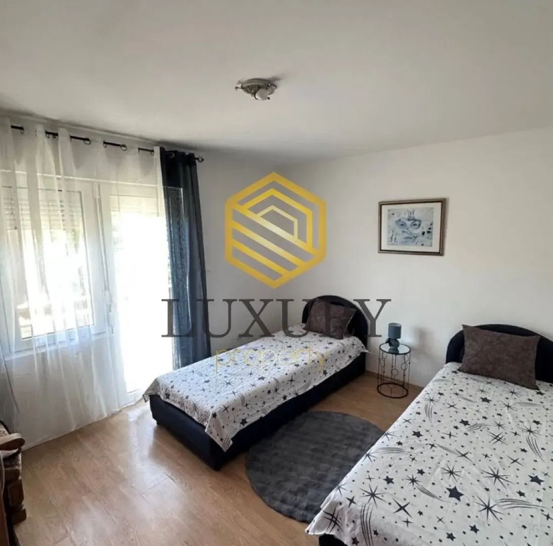 Izdavanje, dvosoban stan, 550m², Tološi, Podgorica