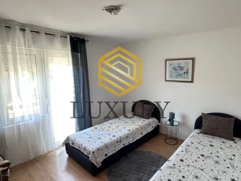 Rent, two bedroom apartment, 550m², Tološi, Podgorica - image 6