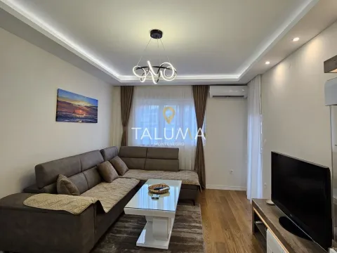 Izdavanje, jednosoban stan, 49m², City Kvart, Podgorica