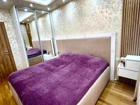 Izdavanje, trosoban stan, 70m², Stari Aerodrom, Podgorica - image 8