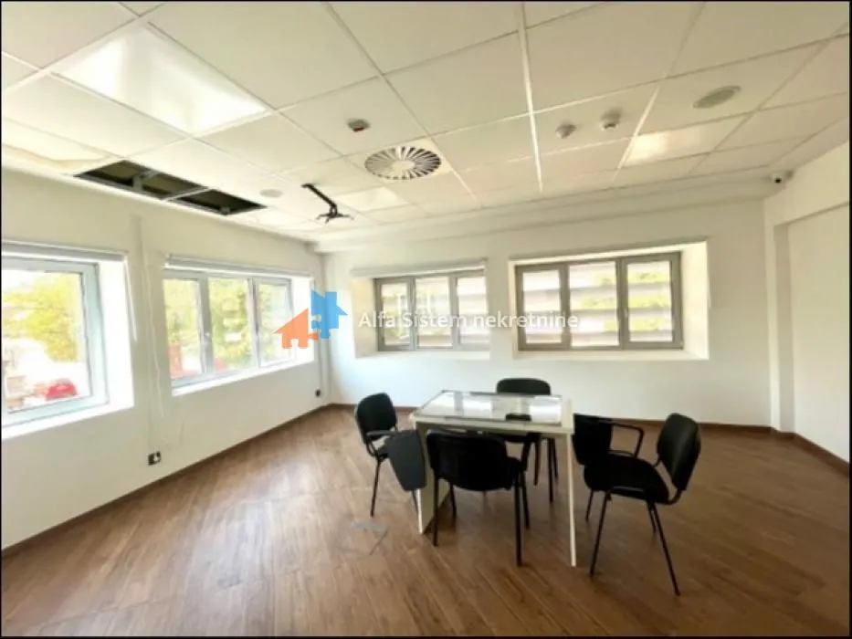 Rent, office space, 325m², Retenzija, Beograd