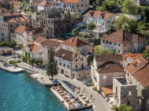 Prodaja,  kuća, 290m2, Perast, Kotor