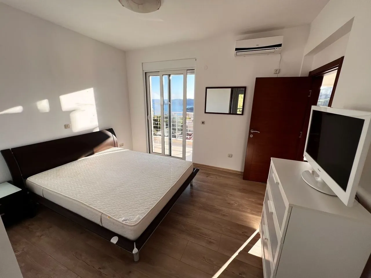 Sale, two bedroom apartment, 78m², Bečići, Budva