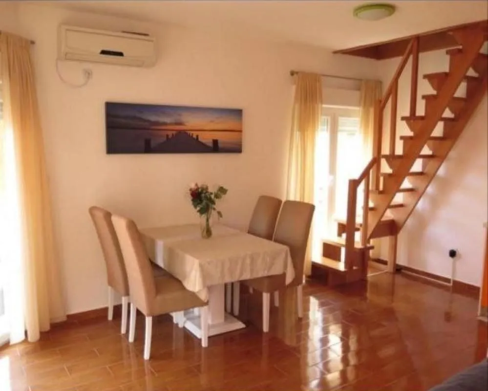 Rent, one bedroom apartment, 68m², Petrovac, Budva