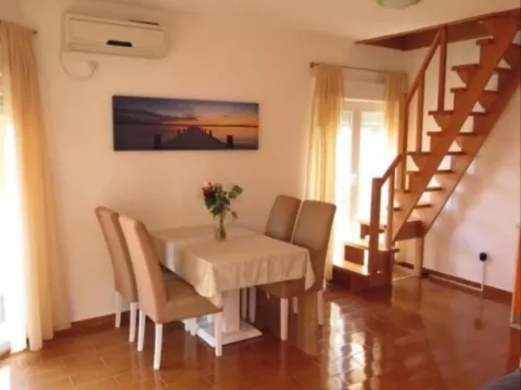 Rent, one bedroom apartment, 68m², Petrovac, Budva - image 1