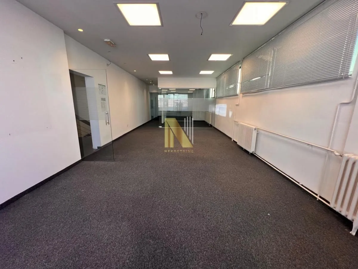 Rent, office space, 1050m², Centar, Novi Sad