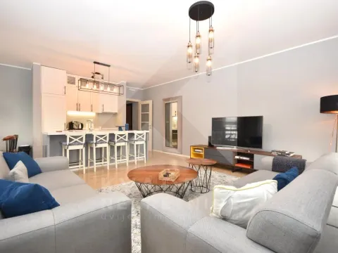 Izdavanje, trosoban stan, 94m2, Dalmatinska ulica, Podgorica