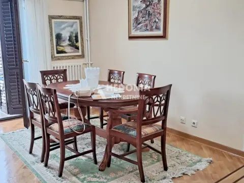 Rent, two bedroom apartment, 65m², Stari Grad, Beograd - image 3