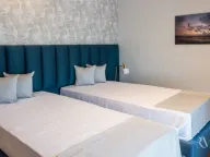 Rent, three bedroom apartment, 150m², Tivat, Crna Gora - image 12