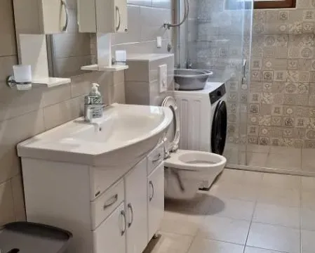 Prodaja, trosoban stan, 107m², Tivat, Crna Gora - image 11