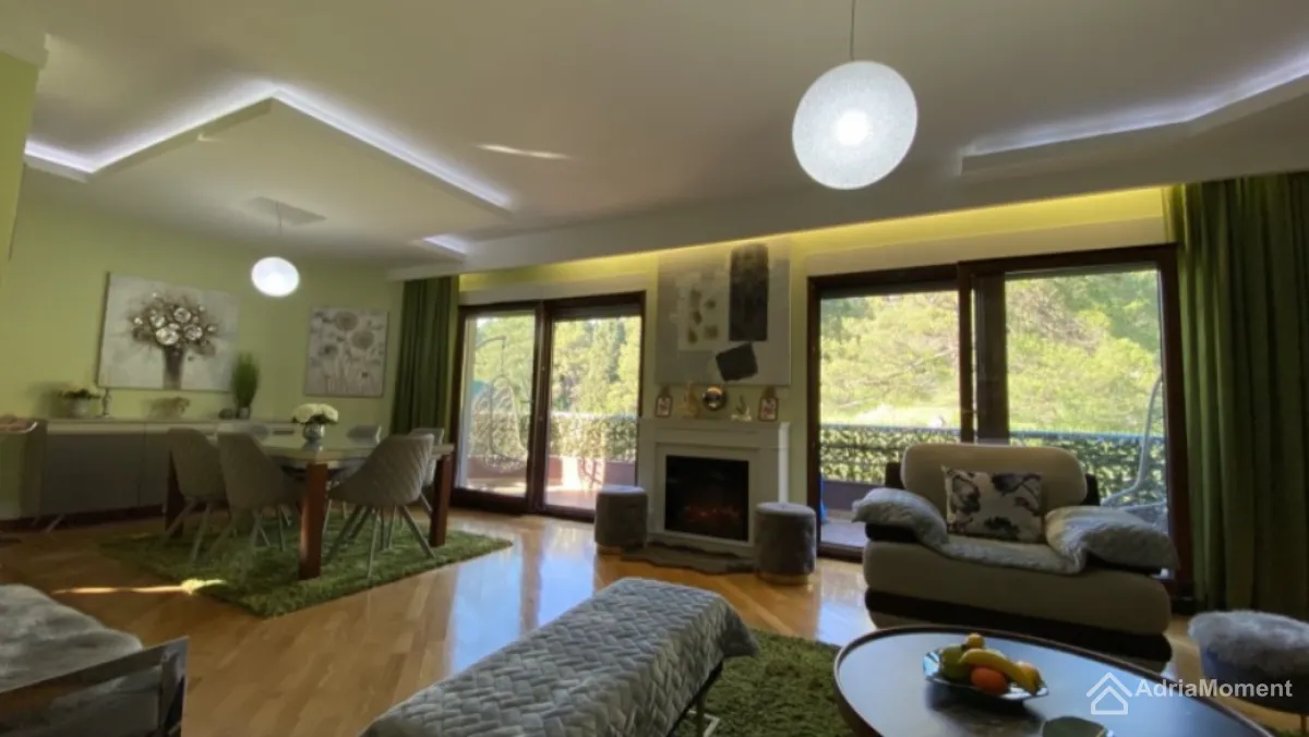 Prodaja, trosoban stan, 140m², Gorica C, Podgorica