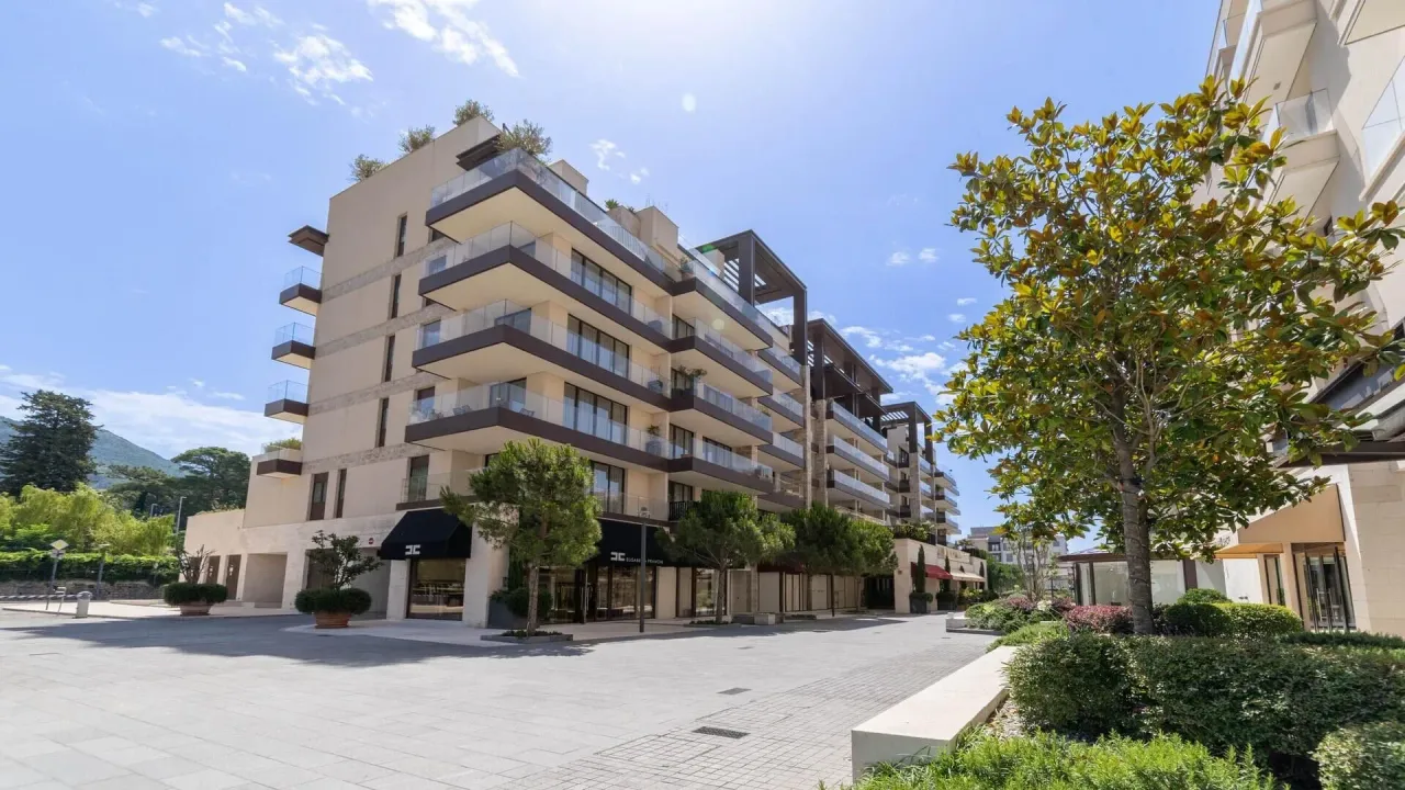 Izdavanje, jednosoban stan, 74m², Porto Montenegro, Tivat