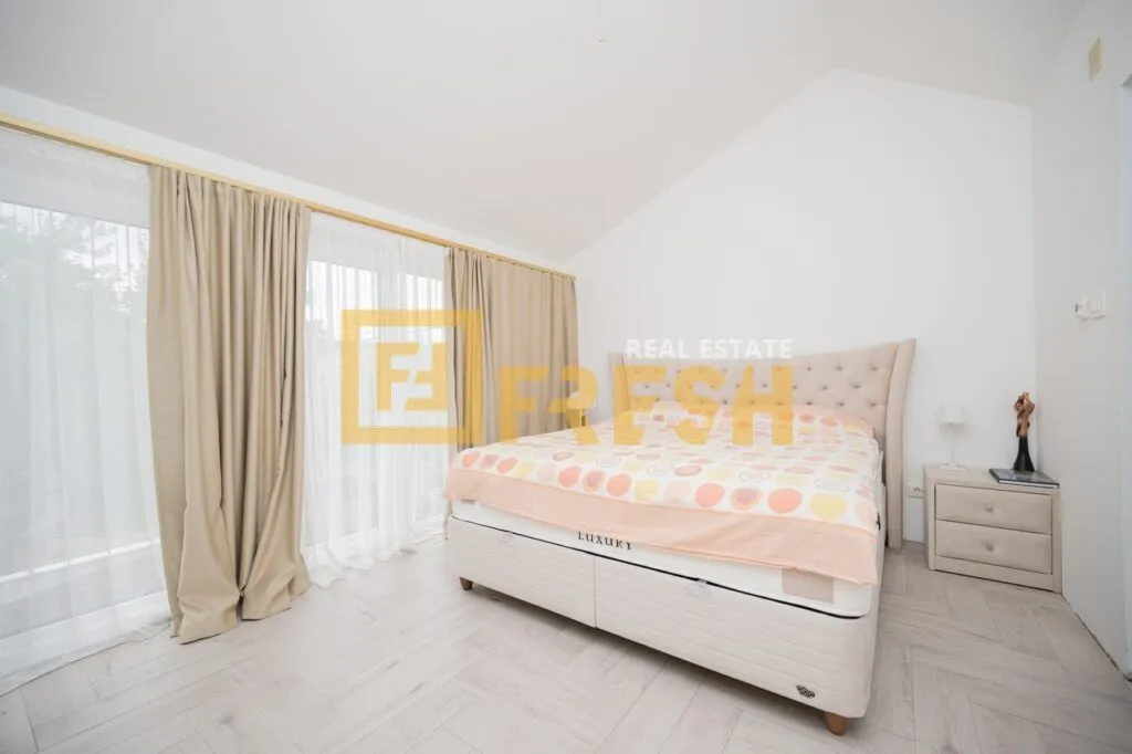 Sale, house, 350m², Vranići, Podgorica
