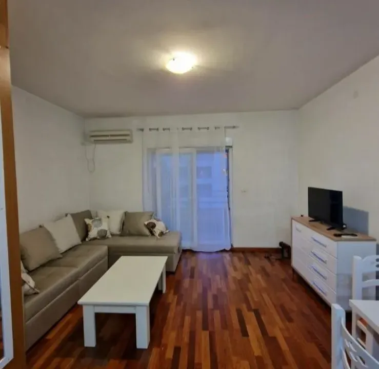 Izdavanje, garsonjera, 31m², City Kvart, Podgorica