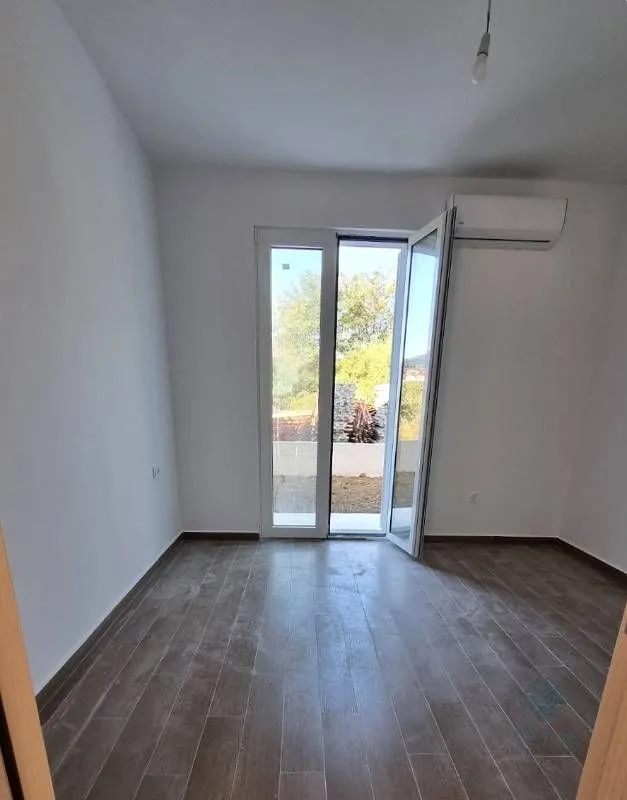 Prodaja, dvosoban stan, 68m², Đenovići, Herceg Novi