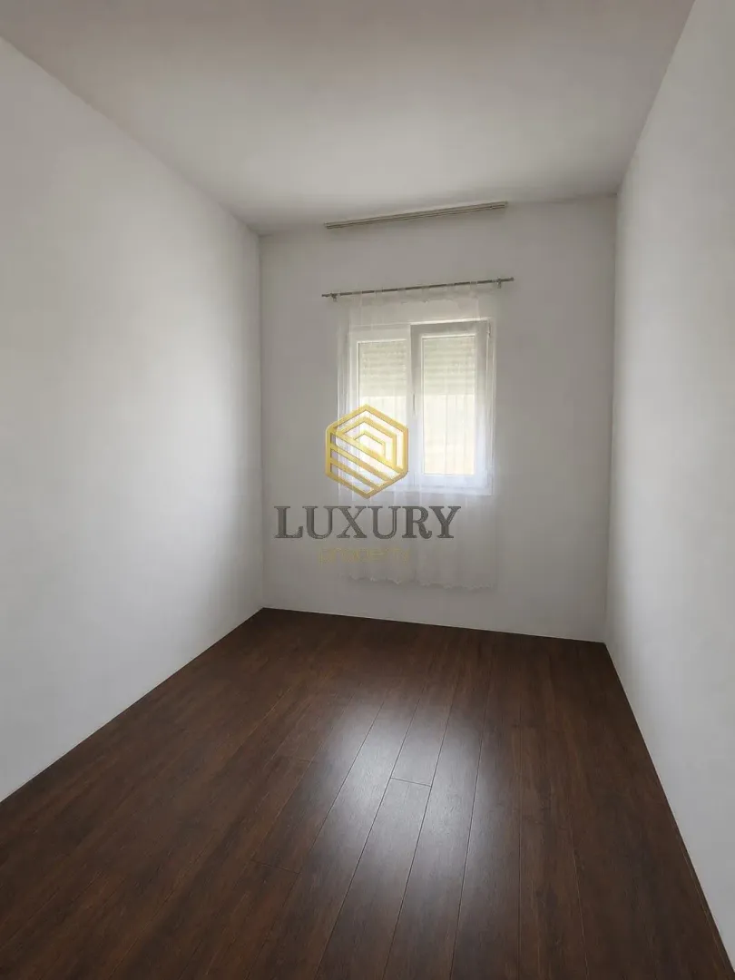 Prodaja, kuća, 220m², Donji Kokoti, Podgorica