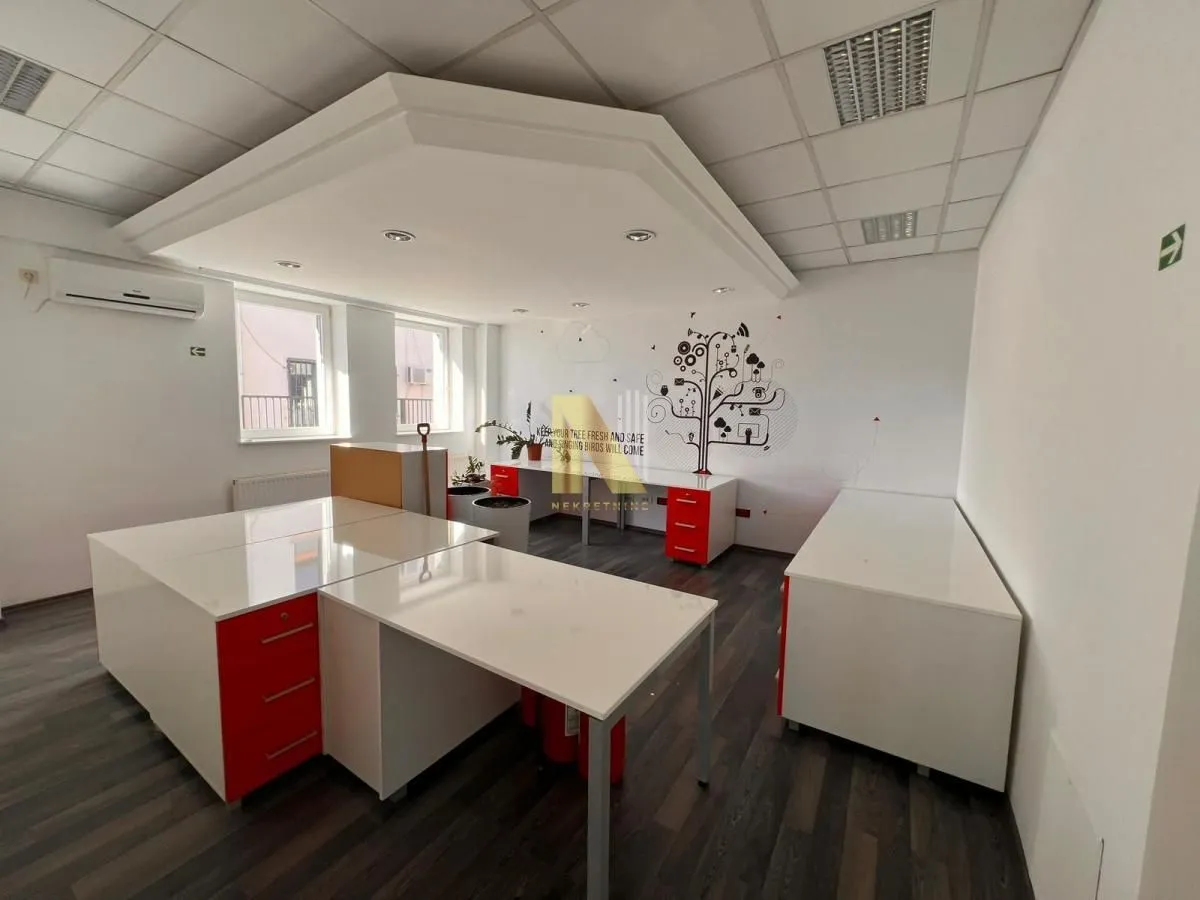 Rent, office space, 780m², Novo naselje, Novi Sad
