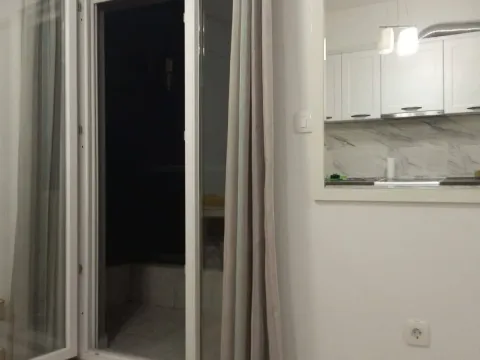 Izdavanje, jednosoban stan, 42m², Centar, Podgorica - image 6