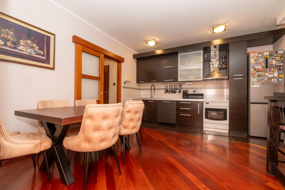 Prodaja, trosoban stan, 82m², Stari Aerodrom, Podgorica