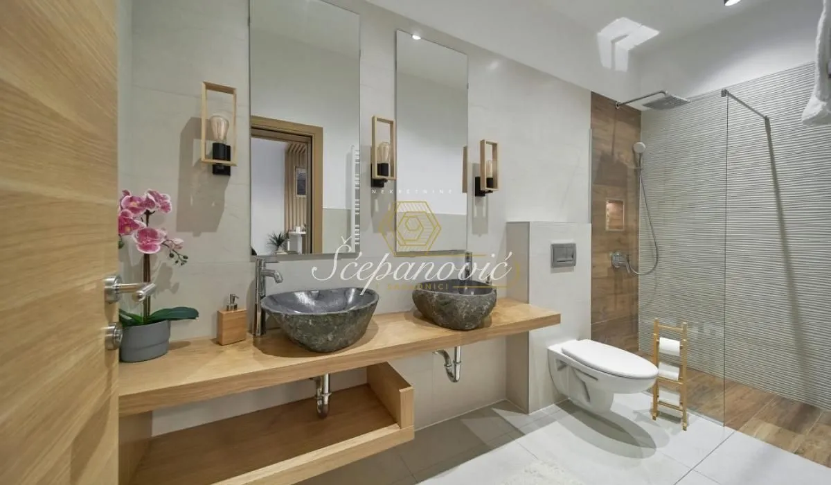 Rent, house, 295m², Sremski Karlovci, Novi Sad