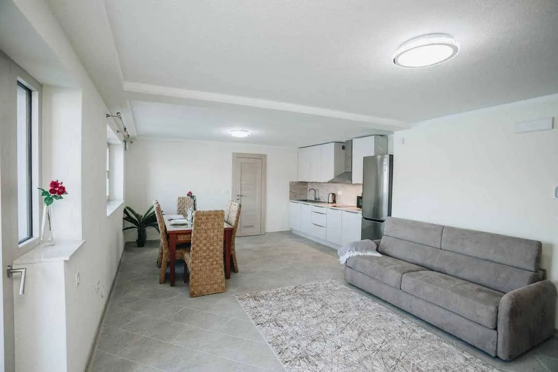 Prodaja, kuća, 300m², Krašići, Tivat