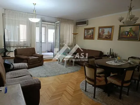 Izdavanje, trosoban stan, 73m², Centar, Novi Sad - image 4