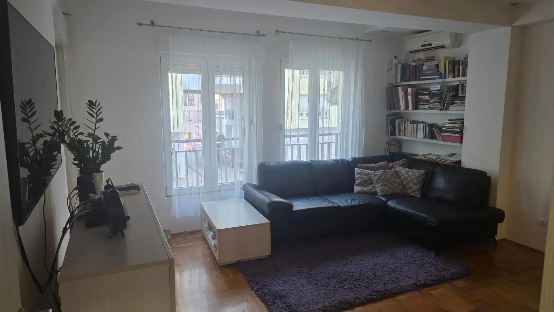 Izdavanje, dvosoban stan, 62m², Blok 9, Podgorica