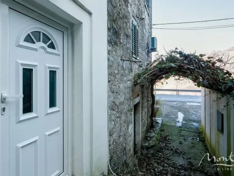 Prodaja, kuća, 333m², Kostanjica, Kotor - image 17