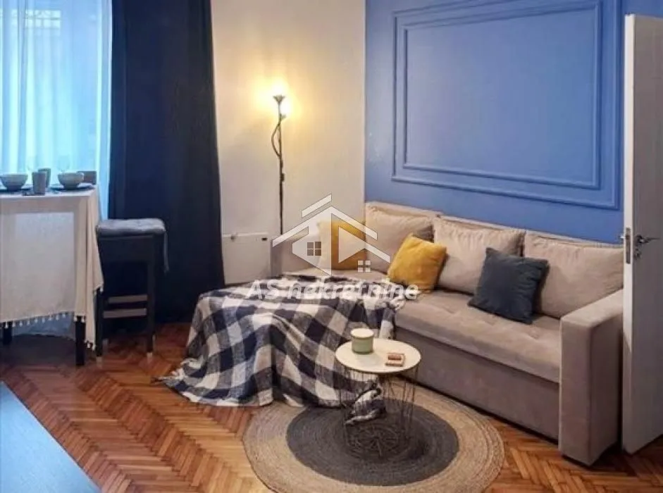 Izdavanje, stan, 40m², Kosančićev Venac, Beograd