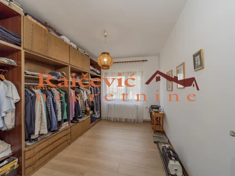 Prodaja, kuća, 322m², Mladenovac, Beograd - image 16