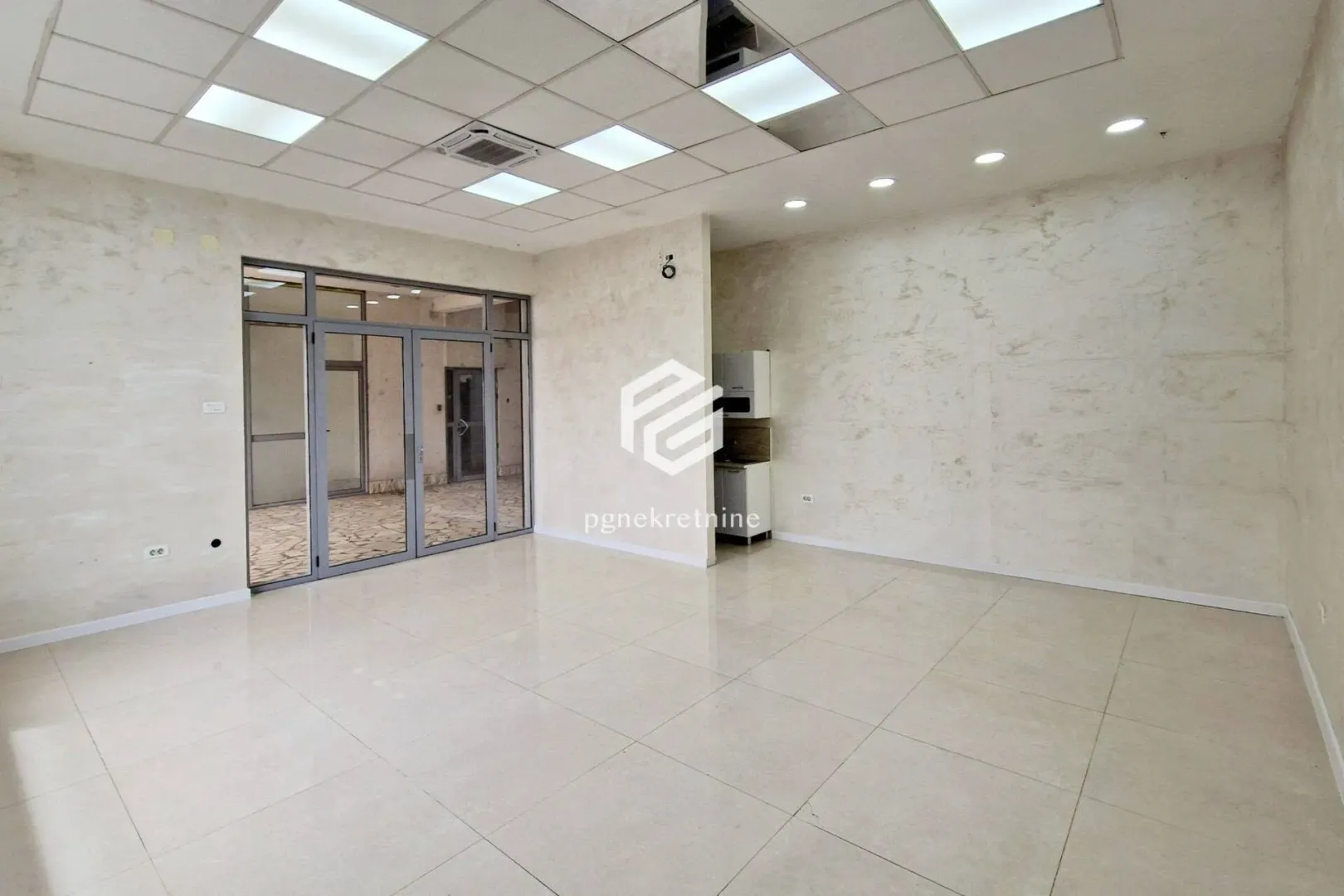 Rent, office space, 43m², Drač, Podgorica