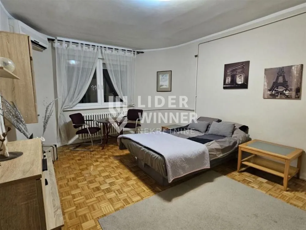 Izdavanje, stan, 27m², Slavija, Vračar Sve Podlokacije