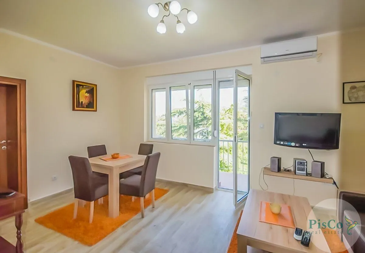 Rent, one bedroom apartment, 60m², Kotor, Crna Gora