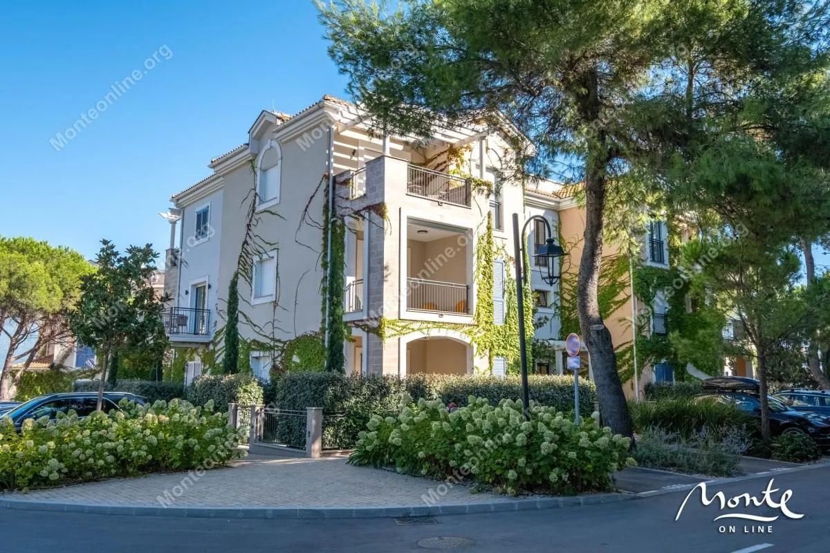 Prodaja, jednosoban stan, 57m², Luštica Bay, Tivat