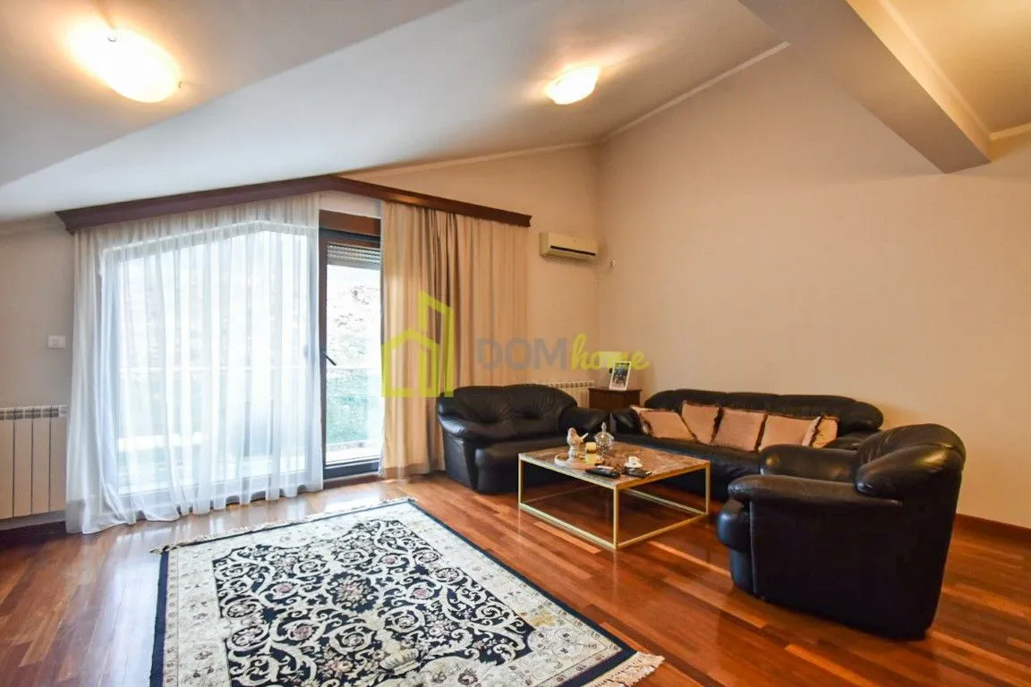 Izdavanje, dvosoban stan, 90m², Gorica C, Podgorica