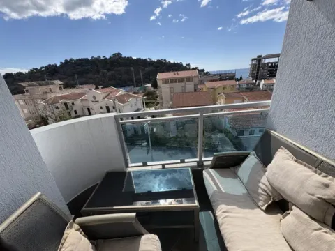 Sale, one bedroom apartment, 41m², Petrovac, Budva - image 1