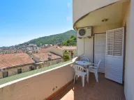 Rent, three bedroom apartment, 130m², Budva, Crna Gora - image 7