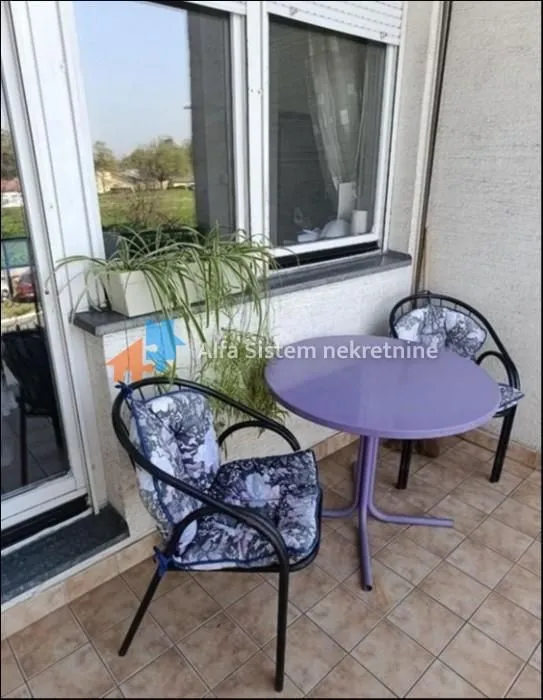Izdavanje, trosoban stan, 80m², Savski Venac, Beograd