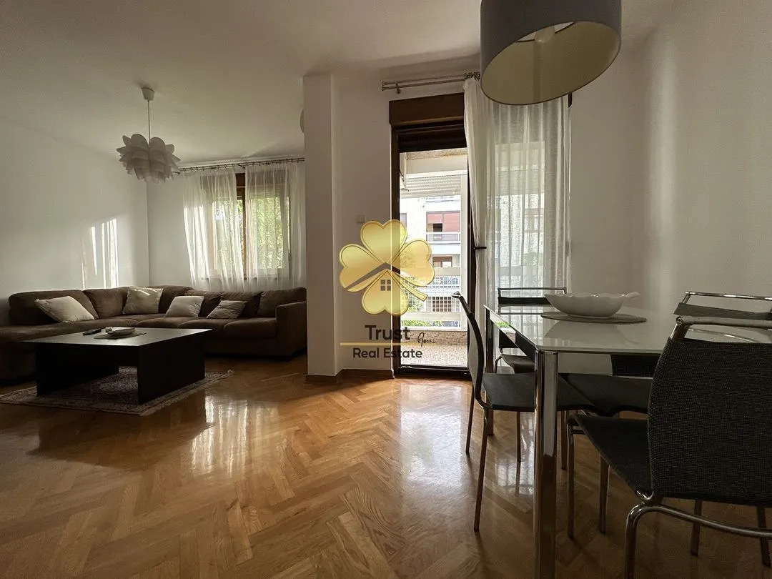 Izdavanje, jednosoban stan, 52m², Blok 9, Podgorica